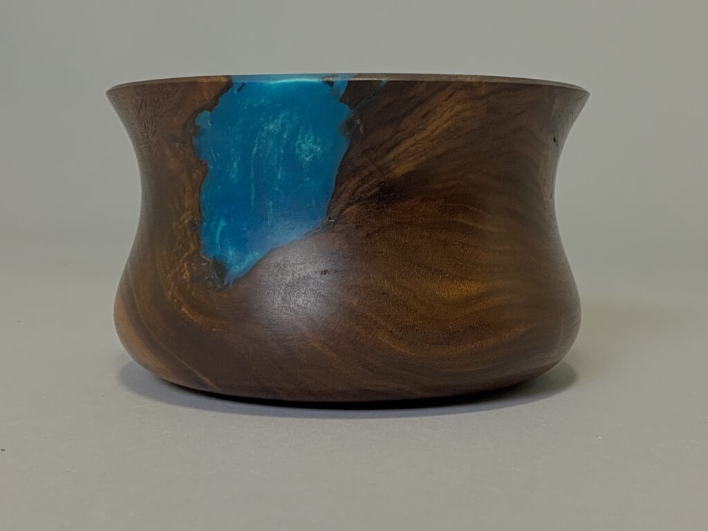 Walnut and resin 2